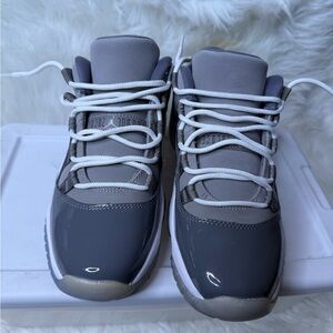 Jordan Kids Sneakers in Gray and White